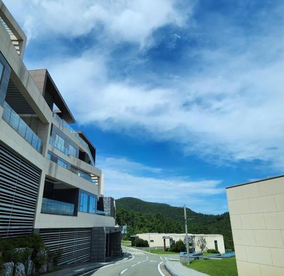 غرفة قياسية رباعية مطلة على البحر, Haeundae Beach Golf & Resort   Ocean Terrace