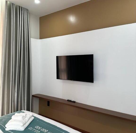 اتاق سوپریور, E3