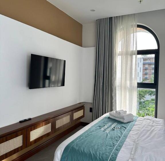 اتاق لوکس, E3