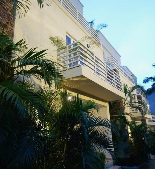 سوئیت با بالکن, Green House Hotel And Apartments