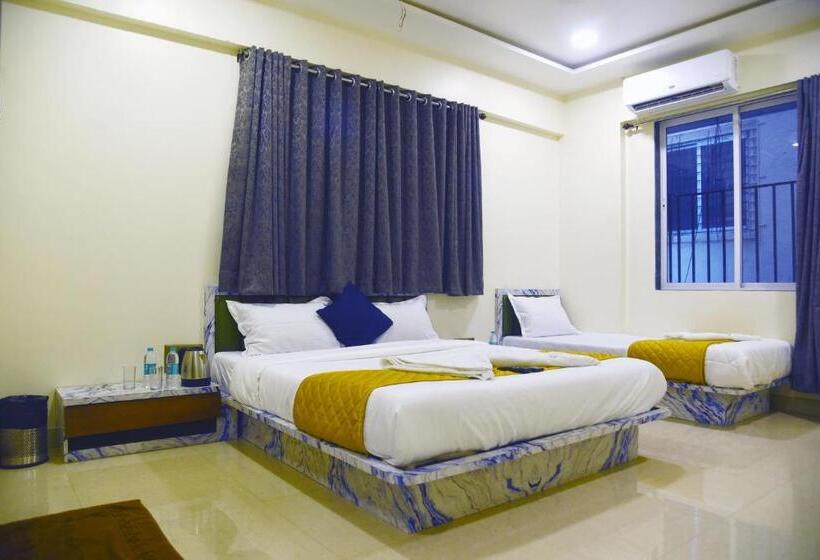 Deluxe Triple Room, Smooth Checkin By Edition Blue