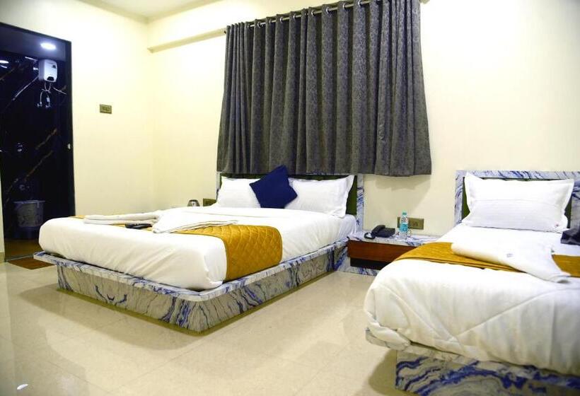 Deluxe Triple Room, Smooth Checkin By Edition Blue