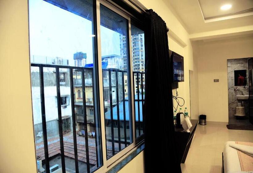 Deluxe Triple Room, Smooth Checkin By Edition Blue