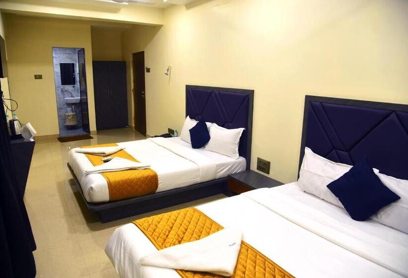 Deluxe Family Room, Smooth Checkin By Edition Blue