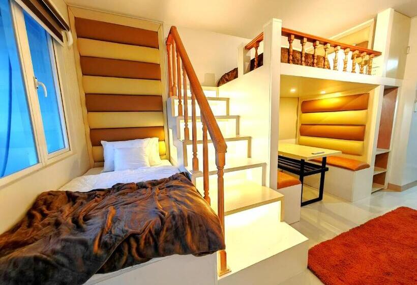 اتاق استاندارد با بالکن, Dream Staycation At Pendragon Style