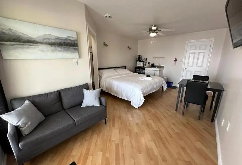 キングサイズベッドのスタンダードルーム, Haileybury Lakehouse