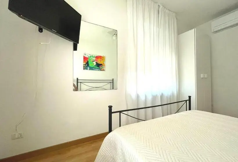 اتاق اکونومی, La Loggia Rooms
