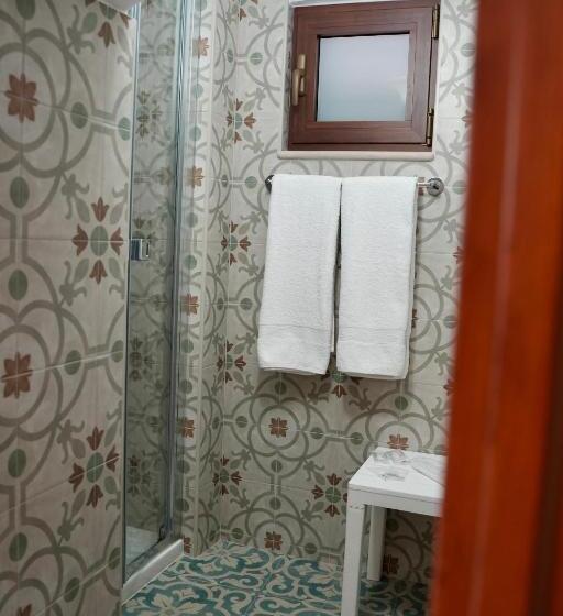 Студия Стандарт, B&b La Gravina