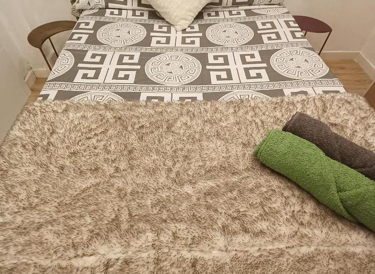 اتاق لوکس, Colon Rooms