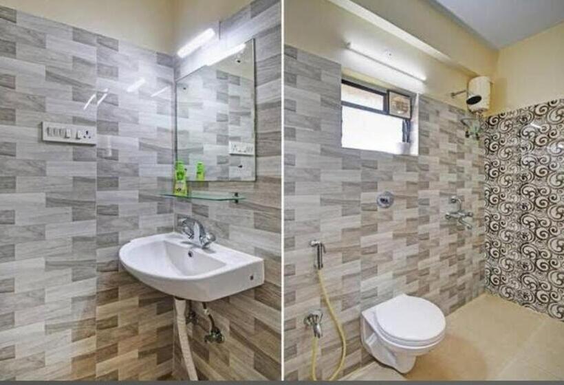 Standard studio with lake view, Lakeview By The Majestic