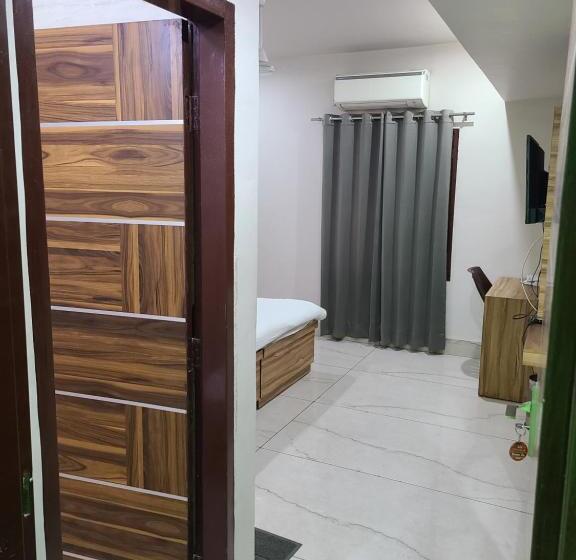 غرفة قياسية, Pinnacle