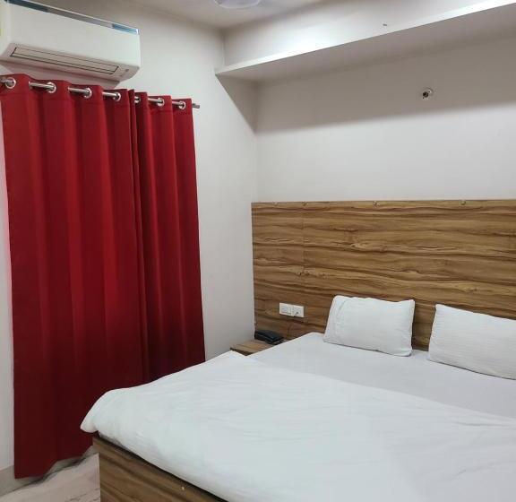 غرفة قياسية, Pinnacle