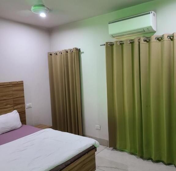 غرفة قياسية, Pinnacle