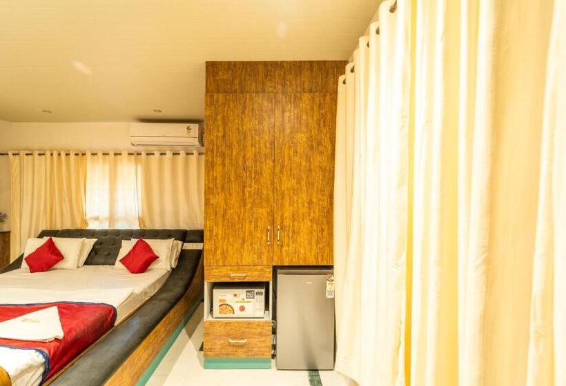 스탠다드 스튜디오, Seasons Suites Hbr