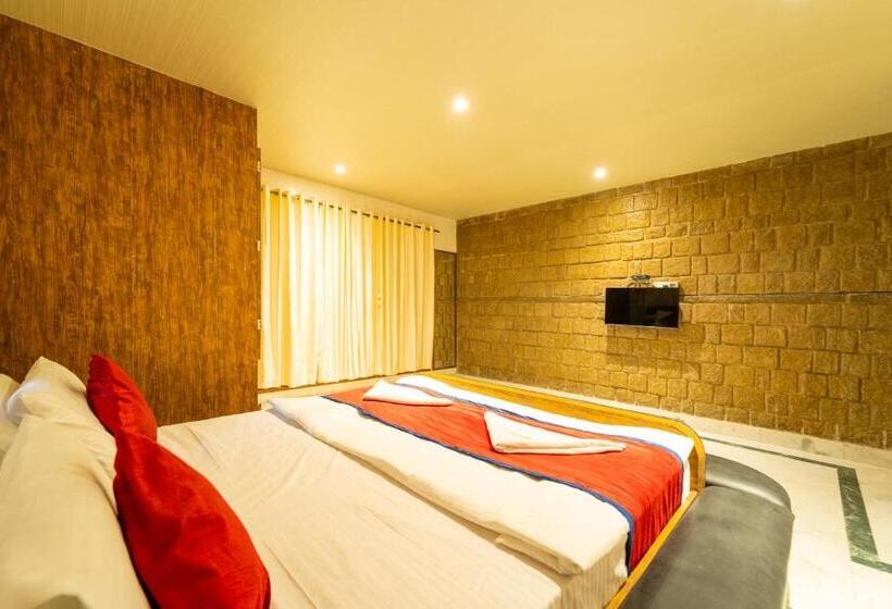 스탠다드 스튜디오, Seasons Suites Hbr