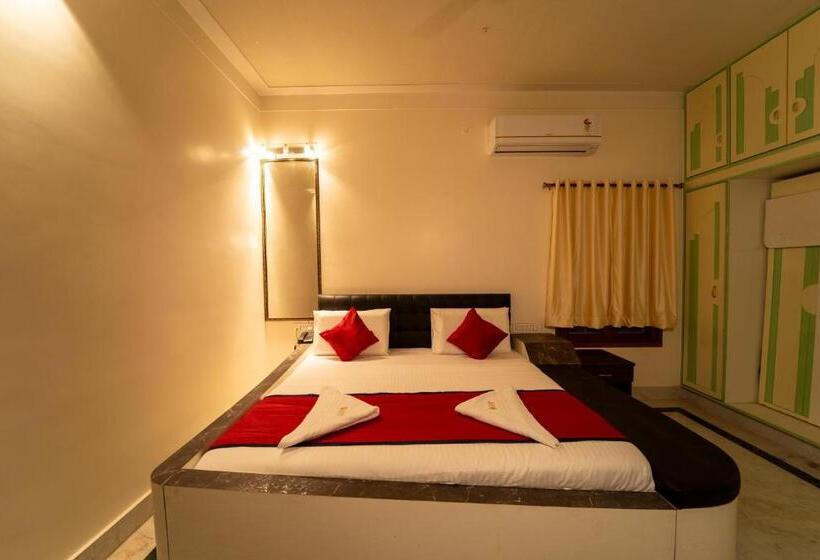 디럭스 트리플 룸, Seasons Suites Hbr