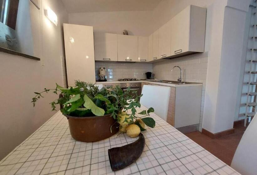 דירת חדר בקומת קרקע, Il Pozzillo Maison