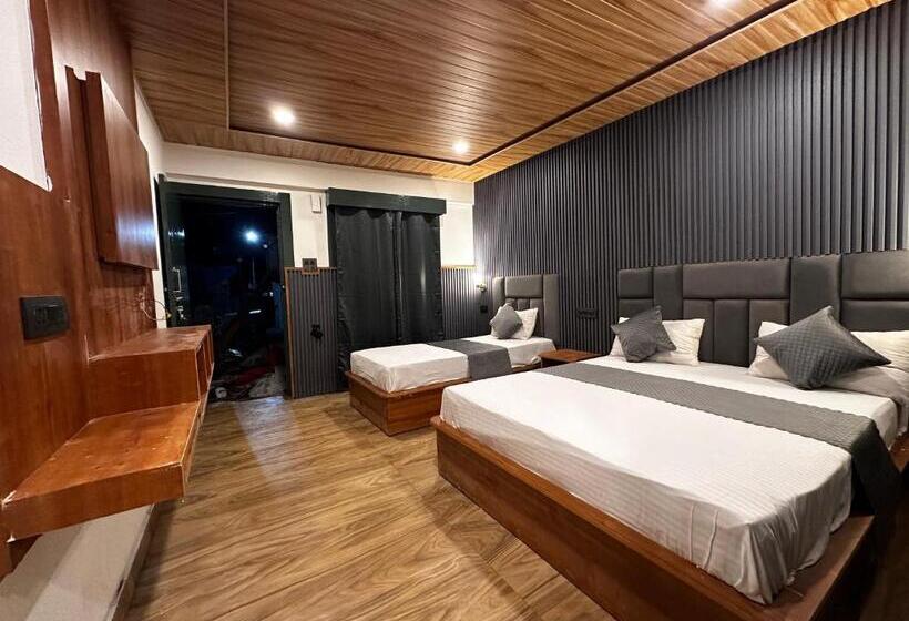 舒适三人间, Dayal Guest House