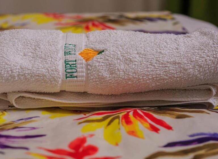 اتاق استاندارد, Fortpearls Homestay