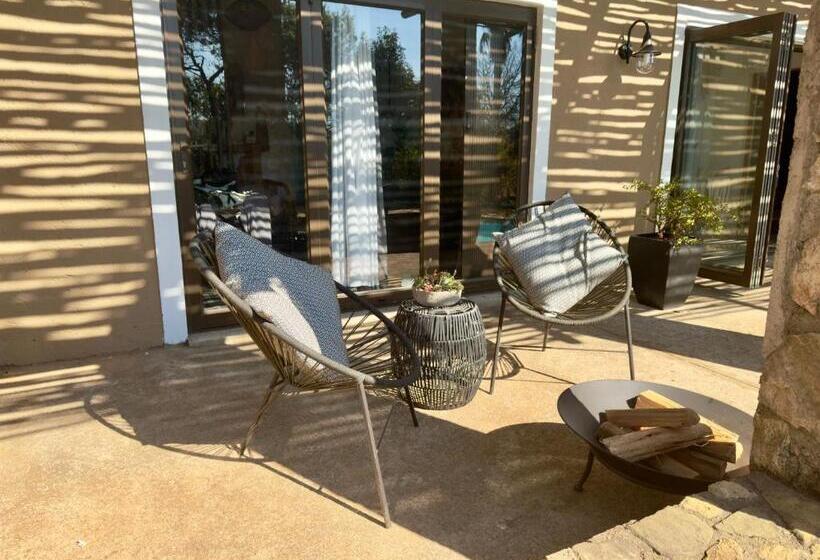 标准间带阳台, The Blue Shutter Guest House