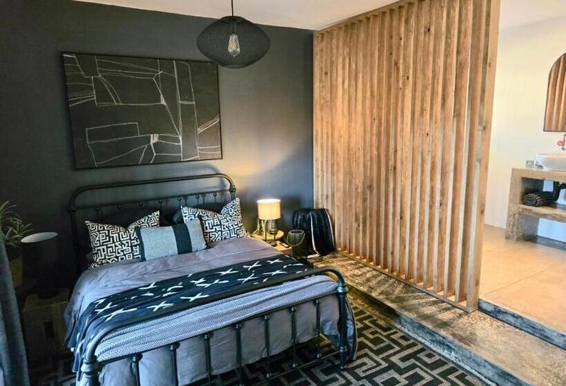 标准间带阳台, The Blue Shutter Guest House