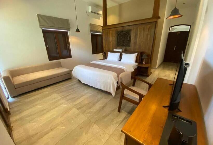 חדר דלוקס, Adaar