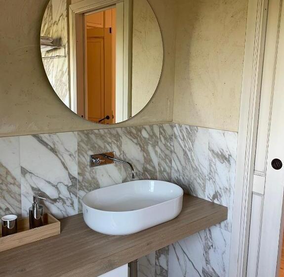 اتاق سه نفره سوپریور با چشمانداز دریا, B&b La Bouganvillea