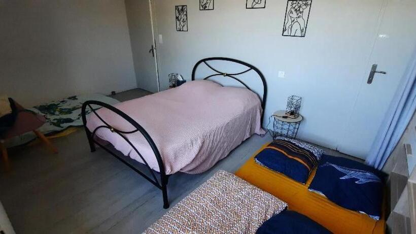 חדר משפחתי, Chambre D Hôtes Des Roseaux