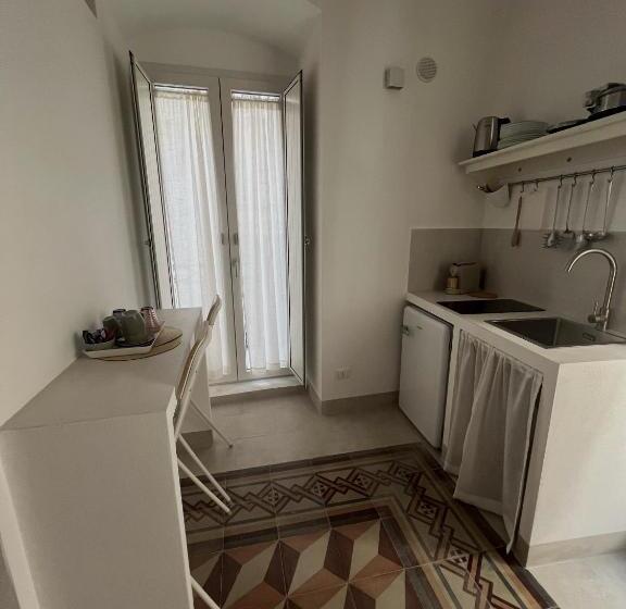 스탠다드 룸 킹사이즈 침대, Donna Veneranda