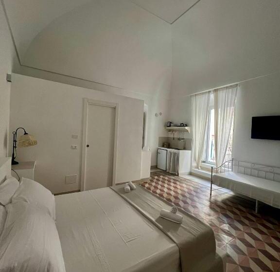 스탠다드 룸 킹사이즈 침대, Donna Veneranda