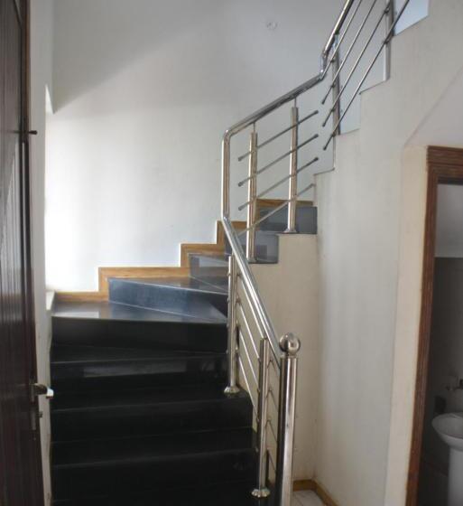 اتاق اکونومی, Ukasha Guest House