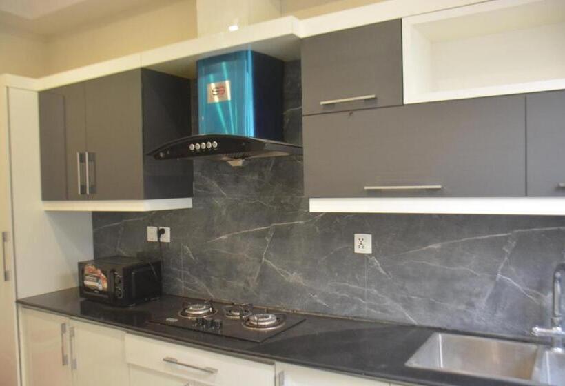 آپارتمان 3 خوابه, Ukasha Guest House