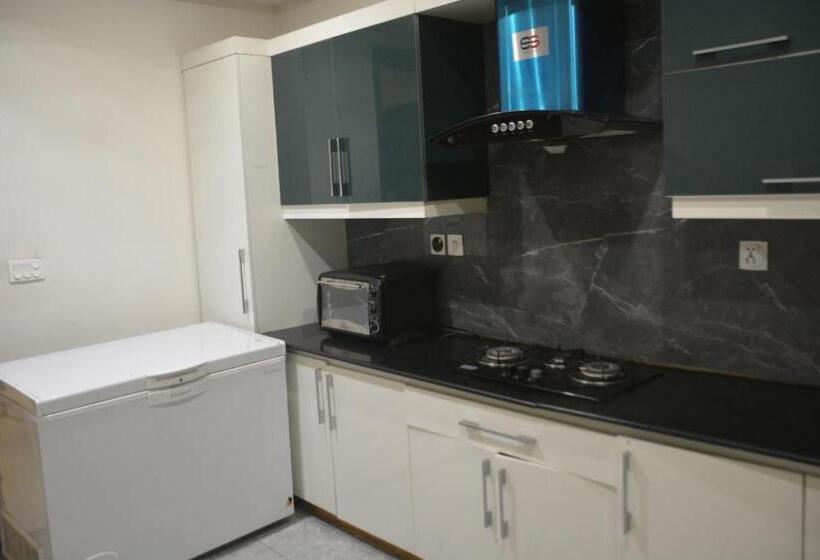 آپارتمان 3 خوابه, Ukasha Guest House