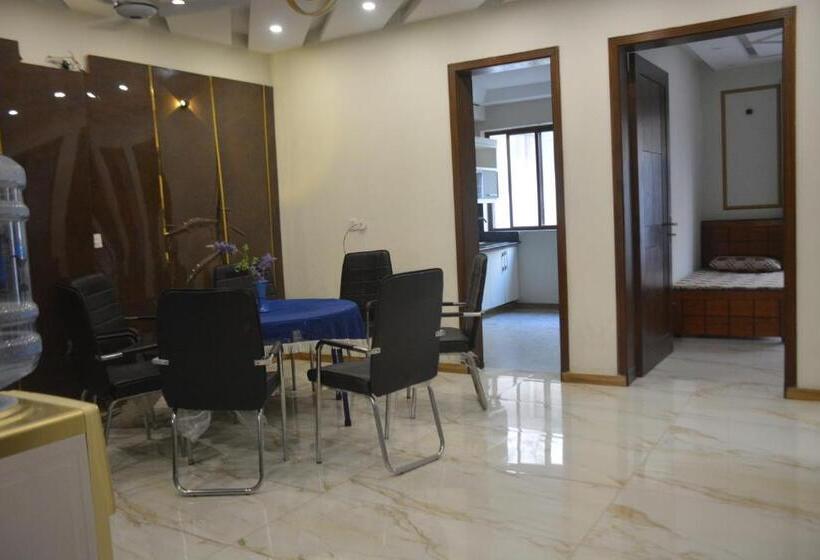 اتاق لوکس خانوادگی, Ukasha Guest House