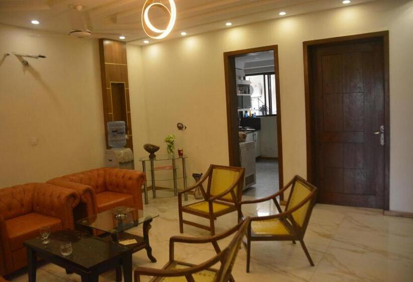 خانه 1 خوابه, Ukasha Guest House