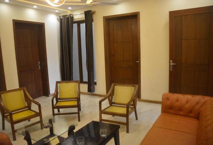 خانه 1 خوابه, Ukasha Guest House