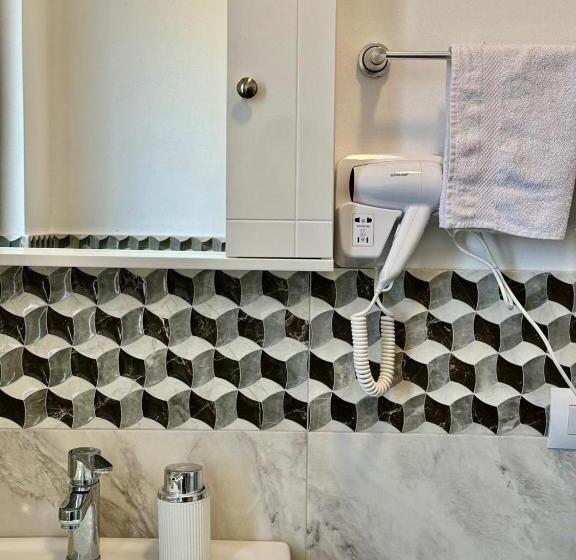 اتاق استاندارد, Zeus