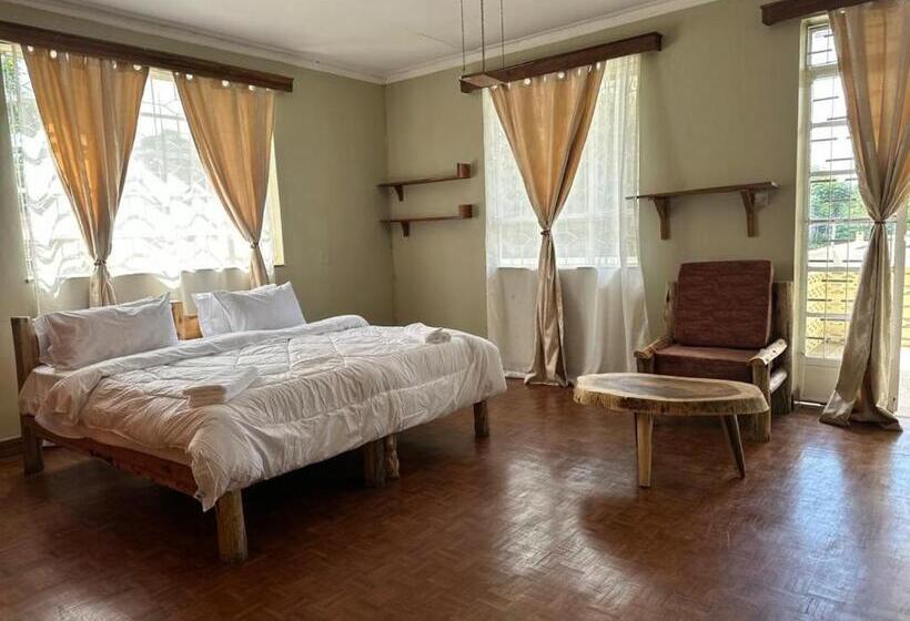 Single Deluxe Room, Mwanana Hostels And Homes