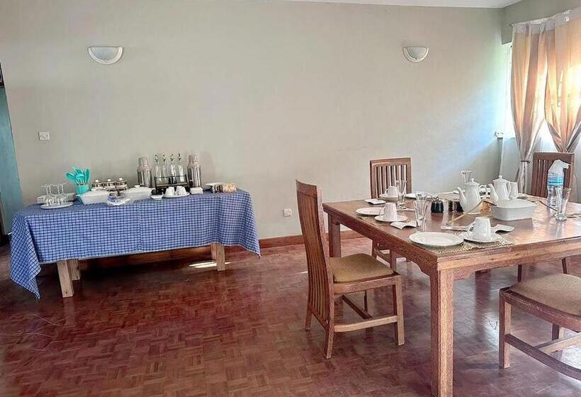 Quarto Deluxe Individual, Mwanana Hostels And Homes