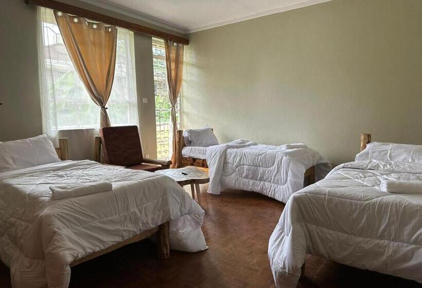Standard Triple Room with Balcony, Mwanana Hostels And Homes
