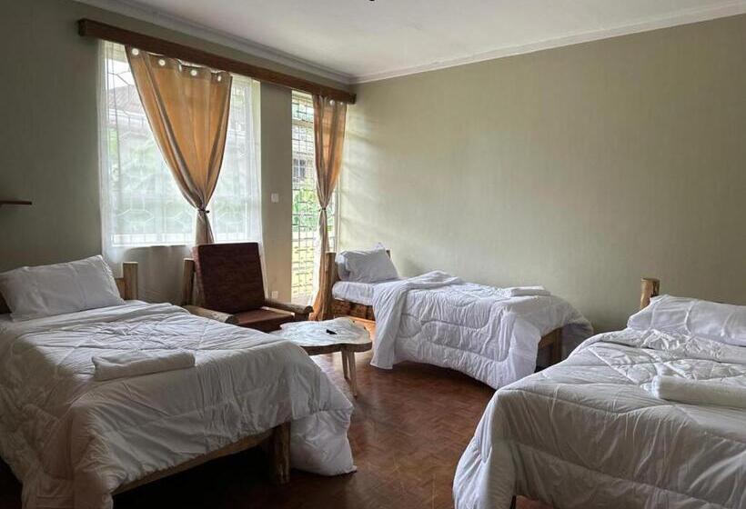Standard Triple Room with Balcony, Mwanana Hostels And Homes