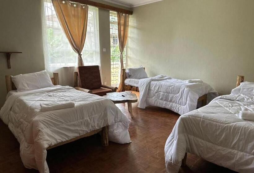 Standard Triple Room with Balcony, Mwanana Hostels And Homes
