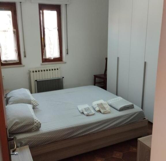 חדר דלוקס, Home Mate