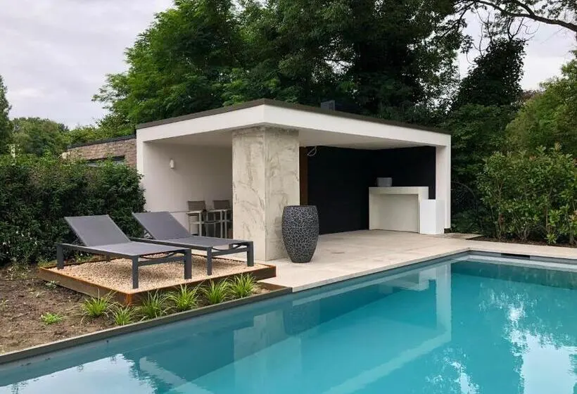 Deluxe Neljän Hengen Huone, Huis Vanellus