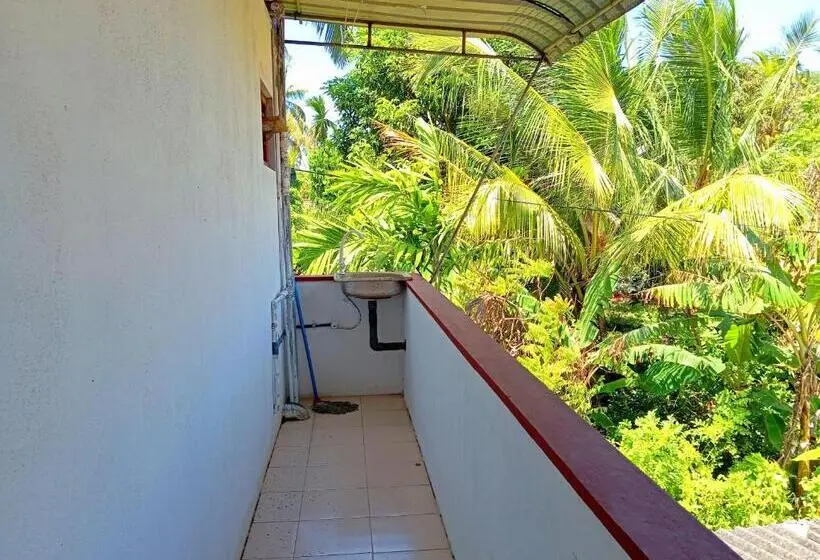 ファミリールーム, Randi Villa