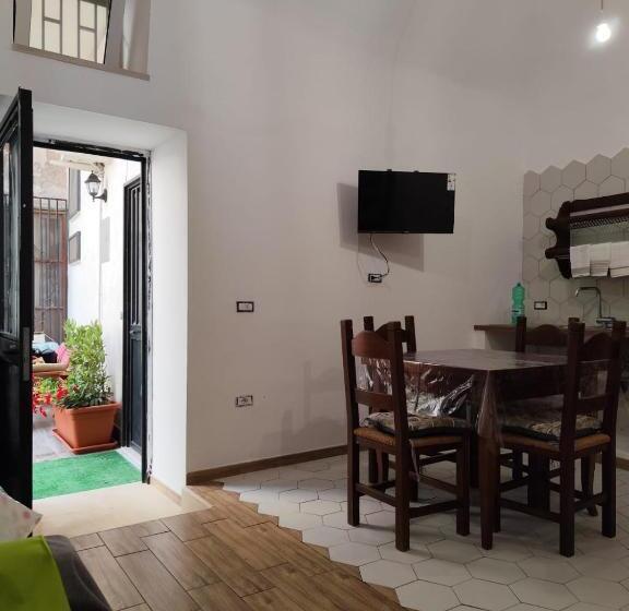 غرفة ديلوكس, Vicolo Stretto