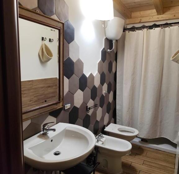 غرفة ديلوكس, Vicolo Stretto