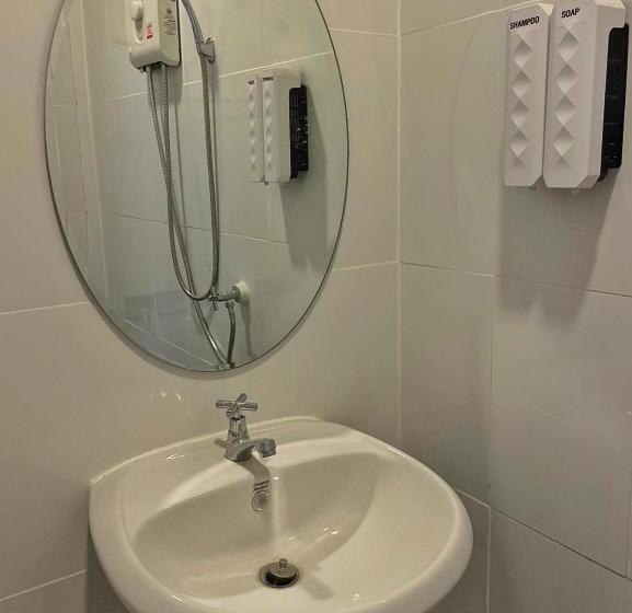 Standard Szoba, Van Vliet Hostel