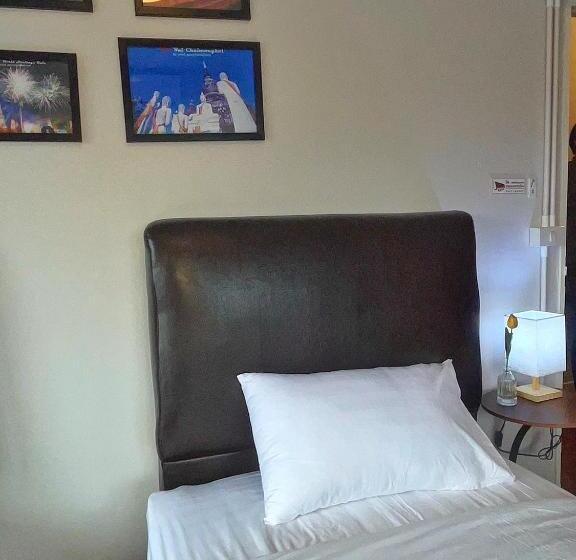 Standard Szoba, Van Vliet Hostel