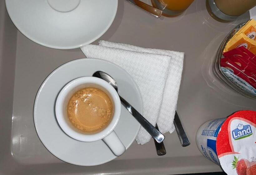 חדר סטנדרט לשלושה עם טרסה, Palazzo Ducale